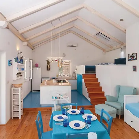 Gorgeous In With Kitchen